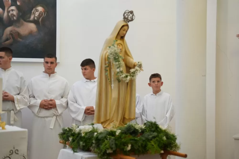 Veliki broj vjernika u Eminovcima proslavio blagdan Velike Gospe 