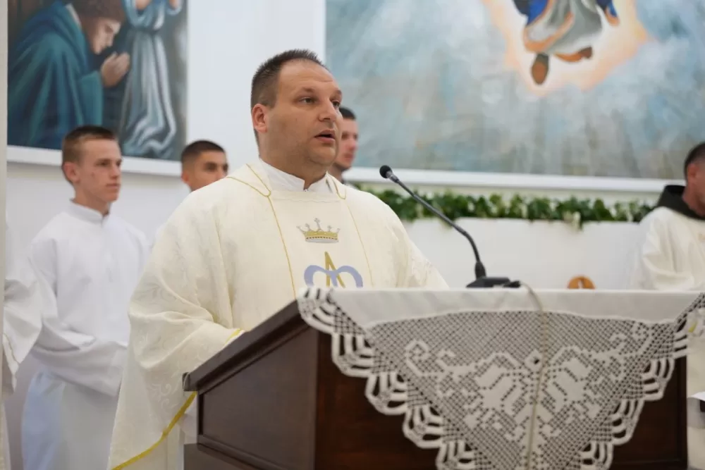Veliki broj vjernika u Eminovcima proslavio blagdan Velike Gospe 