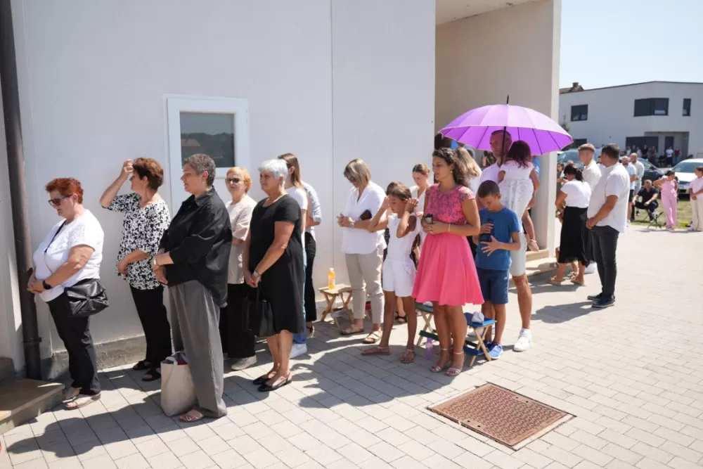 Veliki broj vjernika u Eminovcima proslavio blagdan Velike Gospe 