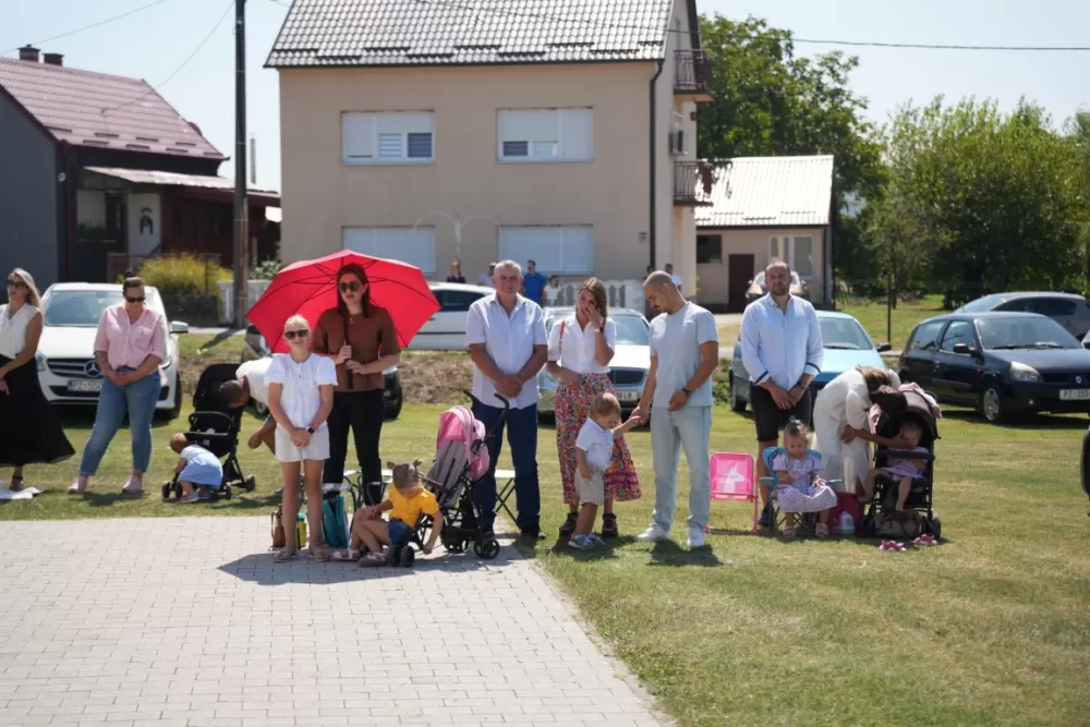 Veliki broj vjernika u Eminovcima proslavio blagdan Velike Gospe 