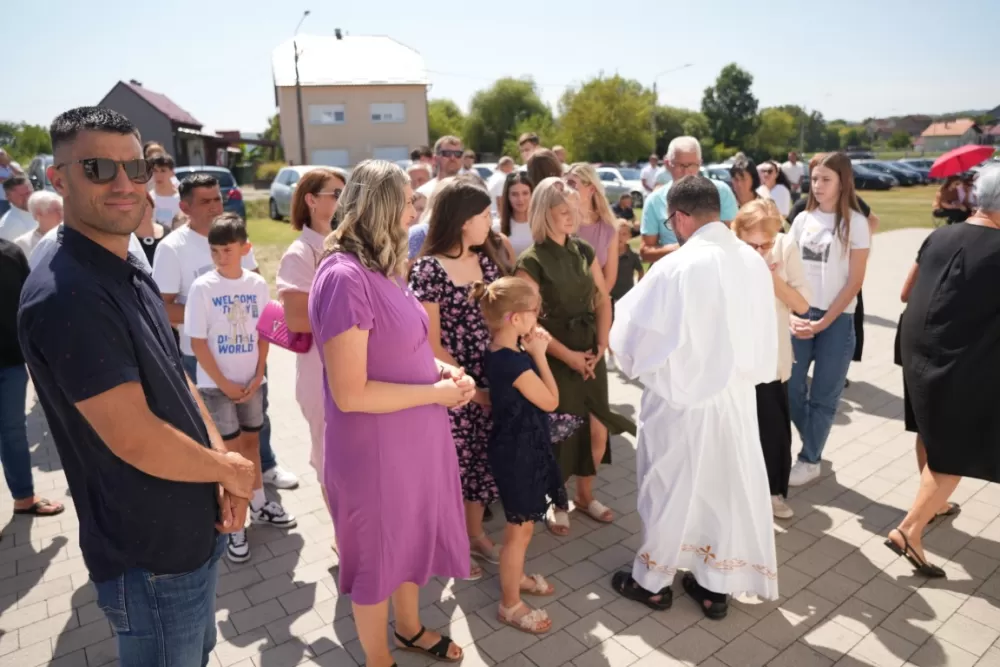 Veliki broj vjernika u Eminovcima proslavio blagdan Velike Gospe 
