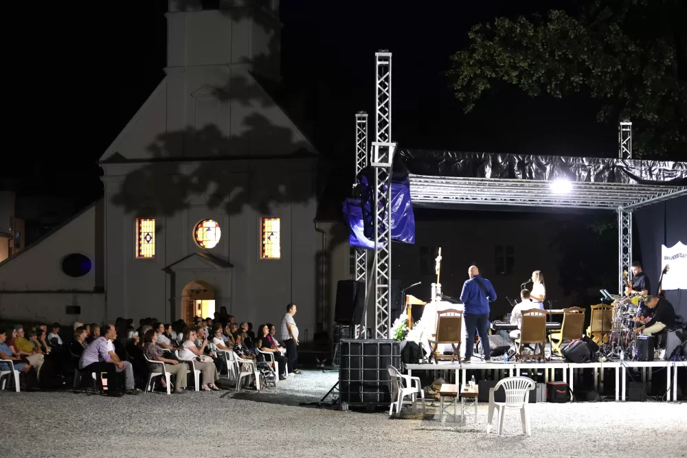 (FOTOGALERIJA) Drugi dan Duhovnog vikenda u Kutjevu