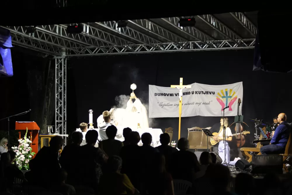 (FOTOGALERIJA) Drugi dan Duhovnog vikenda u Kutjevu