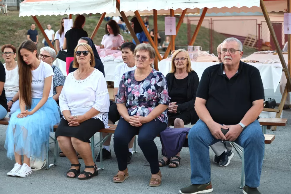 (FOTOGALERIJA) Drugi dan Duhovnog vikenda u Kutjevu