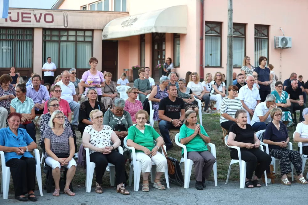 (FOTOGALERIJA) Drugi dan Duhovnog vikenda u Kutjevu