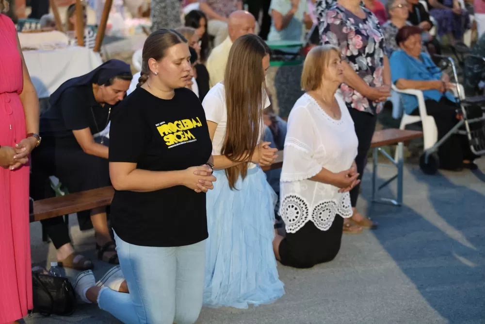(FOTOGALERIJA) Drugi dan Duhovnog vikenda u Kutjevu