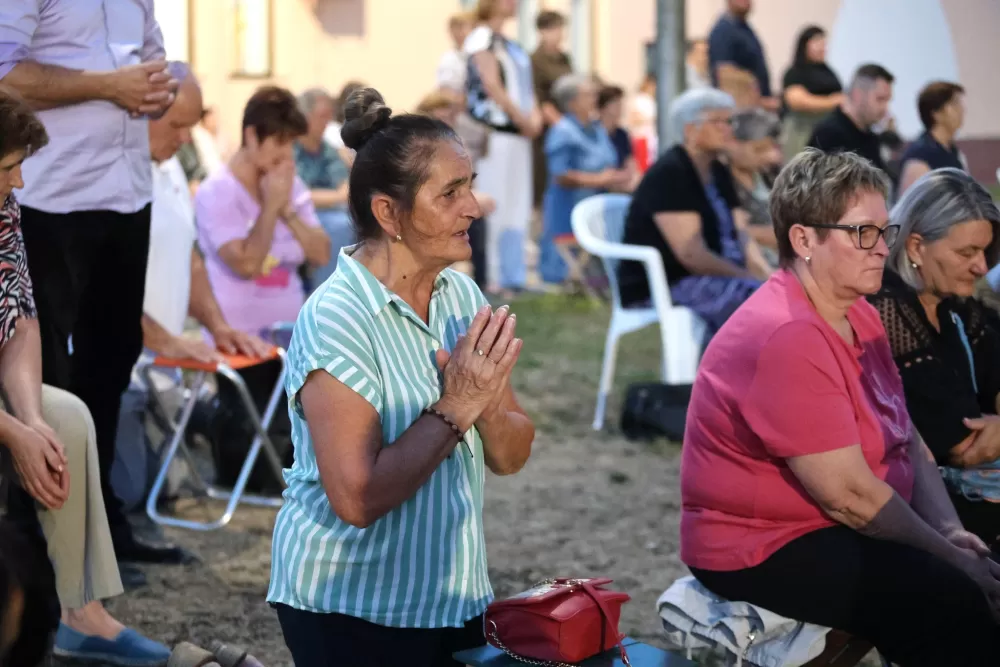 (FOTOGALERIJA) Drugi dan Duhovnog vikenda u Kutjevu