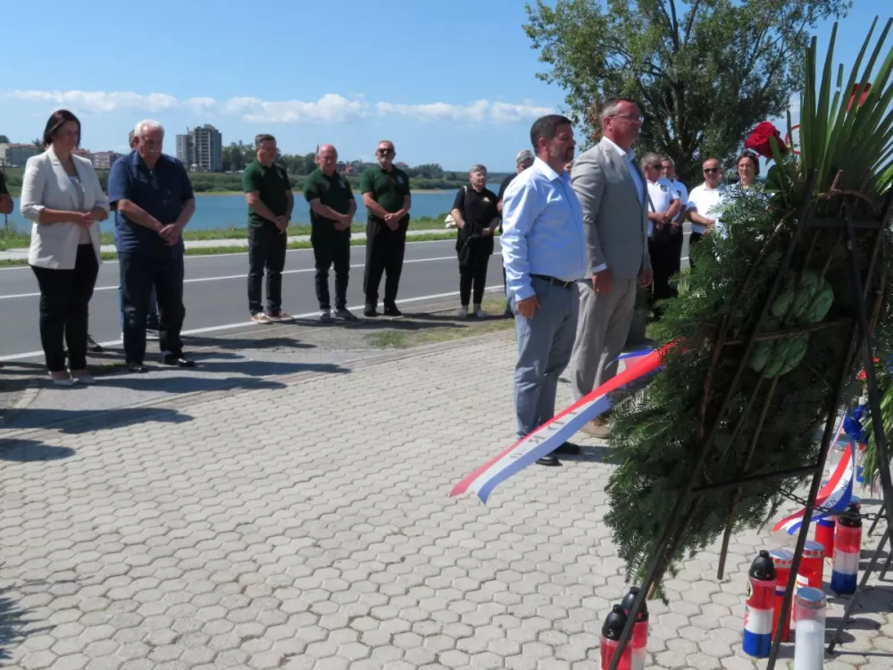 U Slavonskom Brodu obilježena 33. obljetnica pogibije bjelovarskih branitelja