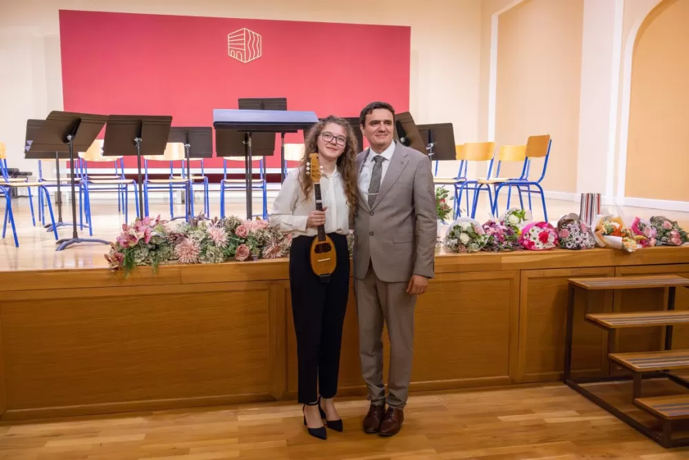 ANTEA GLAVAŠ, PRVA POŽEŽANKA KOJA JE UPISLA STUDIJ TAMBURE NA MUZIČKOJ AKADEMIJI U ZAGREBU:  „Bisernica je moj prvi i konačni izbor“