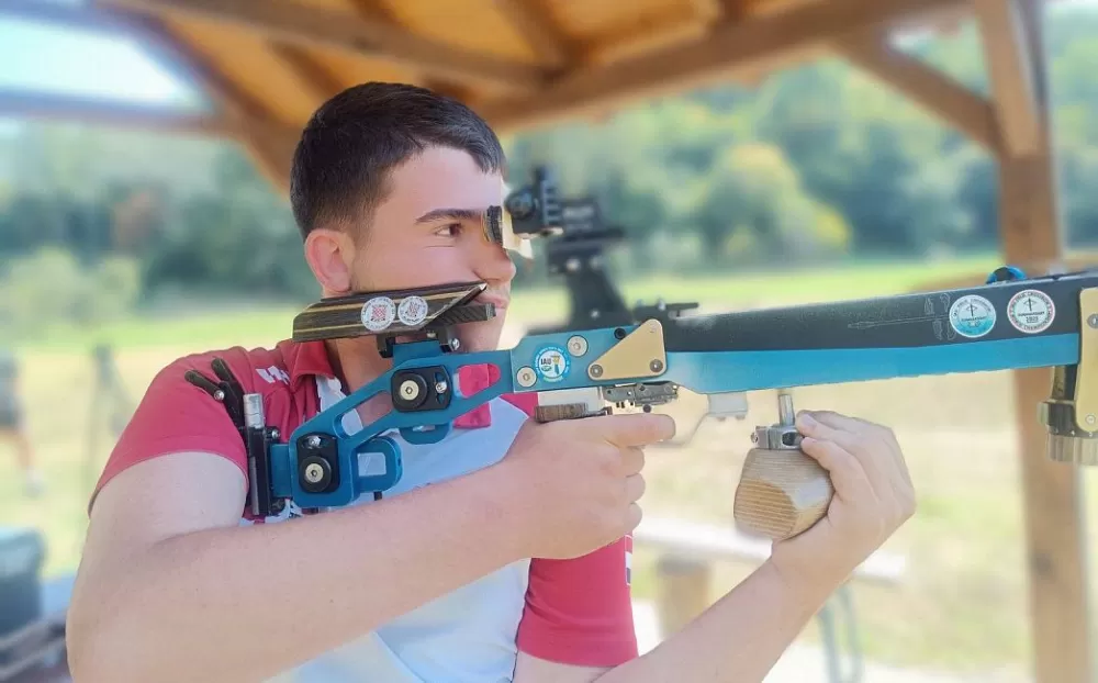 SB Online | TRI MEDALJE - Lovro Bjelobrk iz Rastušje samostrelom ʼpomeoʼ svjetsku konkurenciju
