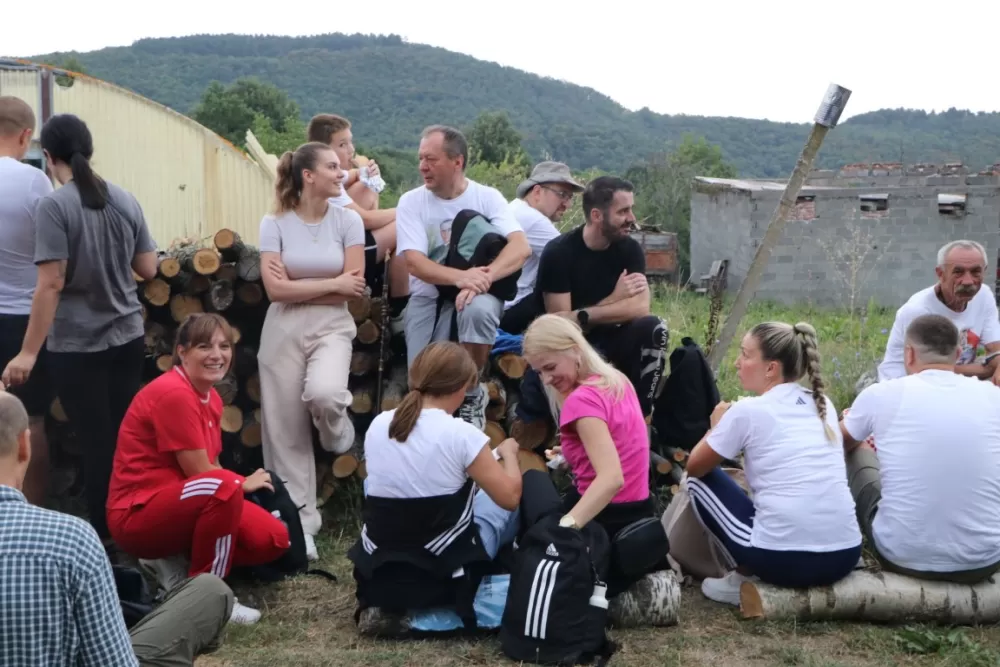 /FOTOGALERIJA/ Hodočasnički hod više od 500 pješaka prema Biskupijskom marijanskom svetištu Voćin 