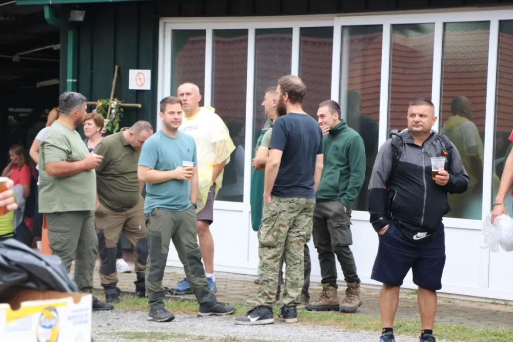 /FOTOGALERIJA/ Hodočasnički hod više od 500 pješaka prema Biskupijskom marijanskom svetištu Voćin 
