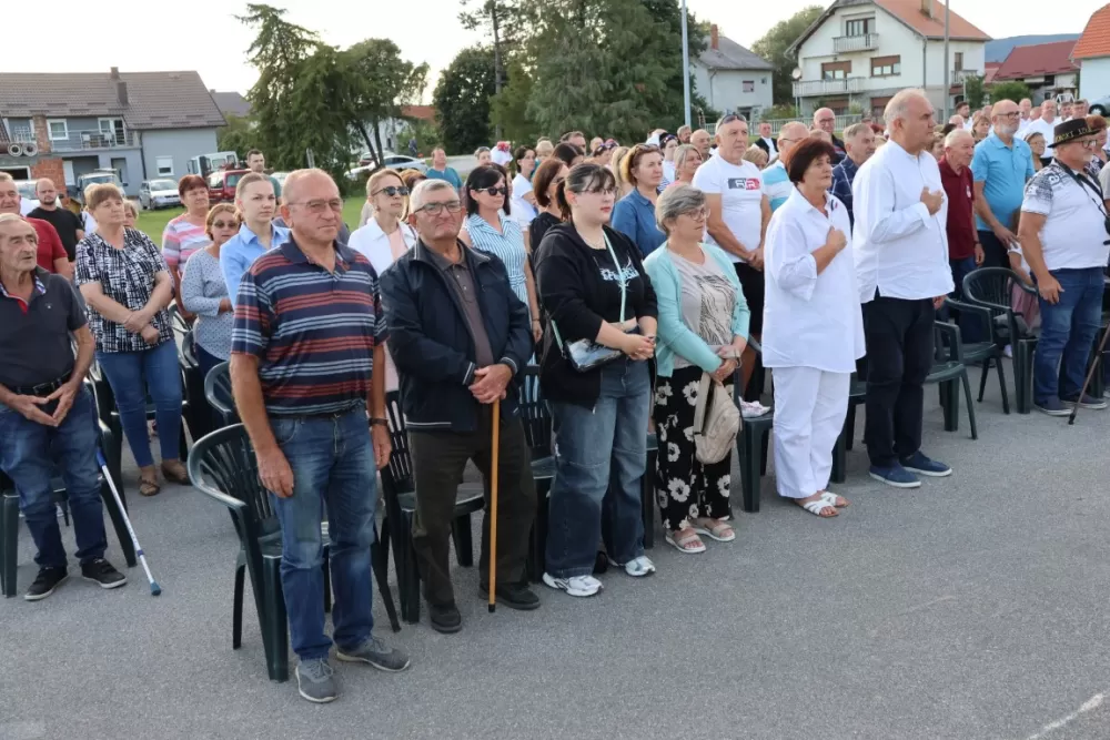 Nizale su se pjesme i napjevi, plesalo se i igralo na 29. Bekteškim susretima 