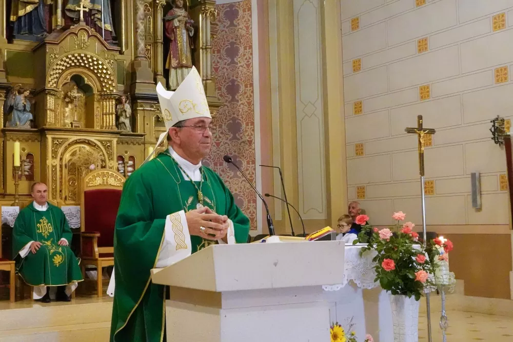 Preč. Ivica Žuljević preuzeo službu župnika u Kaptolu