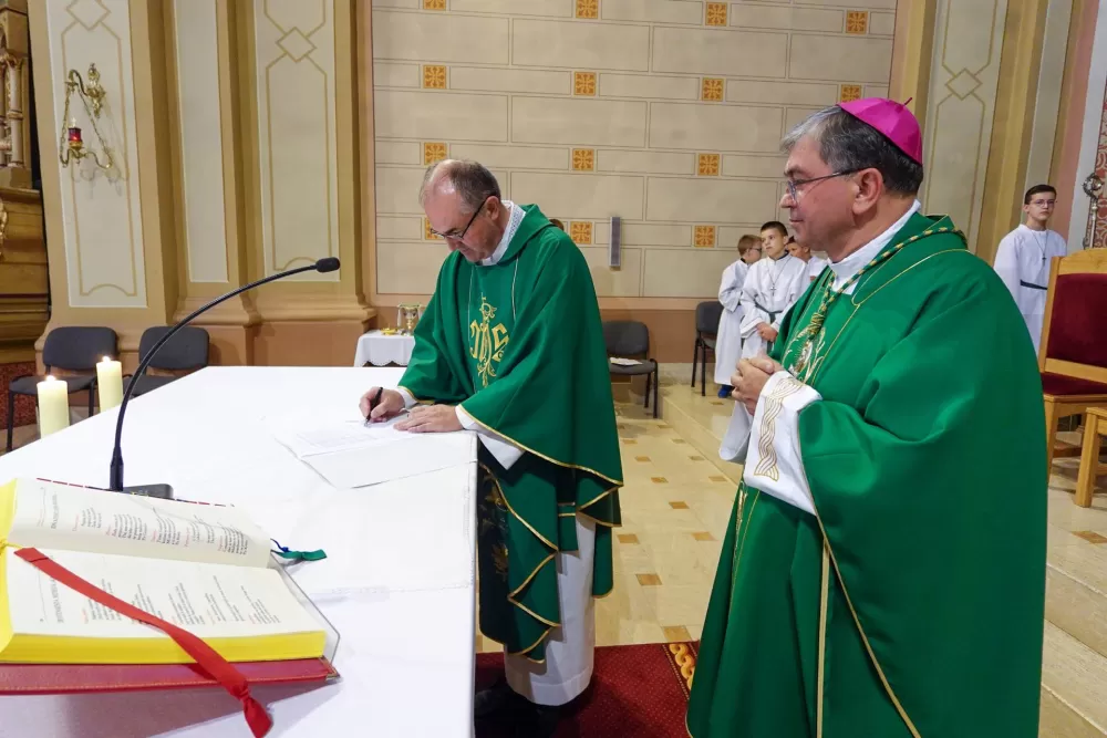 Preč. Ivica Žuljević preuzeo službu župnika u Kaptolu
