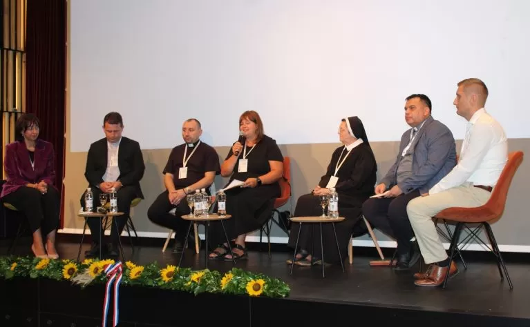 Znanstveni kolokvij o 70 godina štovanja Gospe od suza i 20 godina svetišta