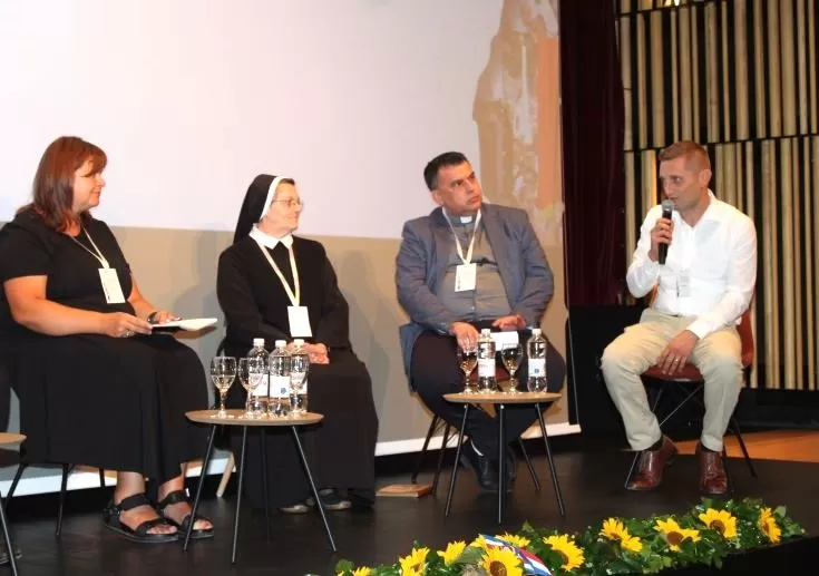 Znanstveni kolokvij o 70 godina štovanja Gospe od suza i 20 godina svetišta