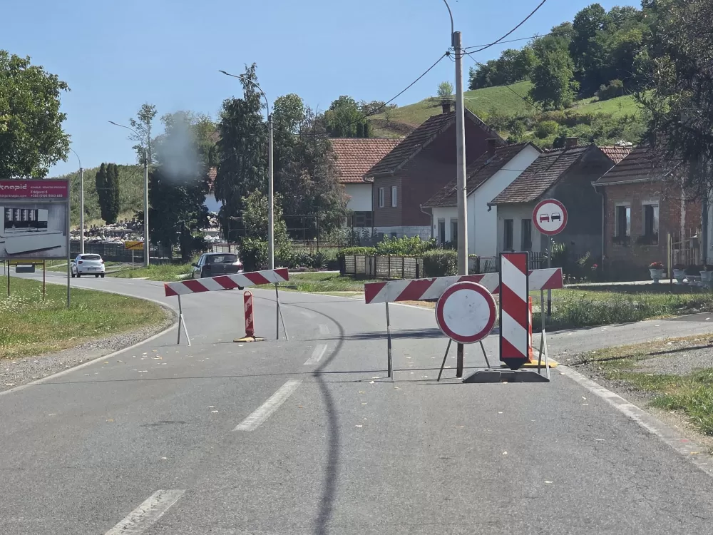 Požega.eu | Totalna pomutnja na zatvorenoj prometnici između Kuzmice i Dervišage!