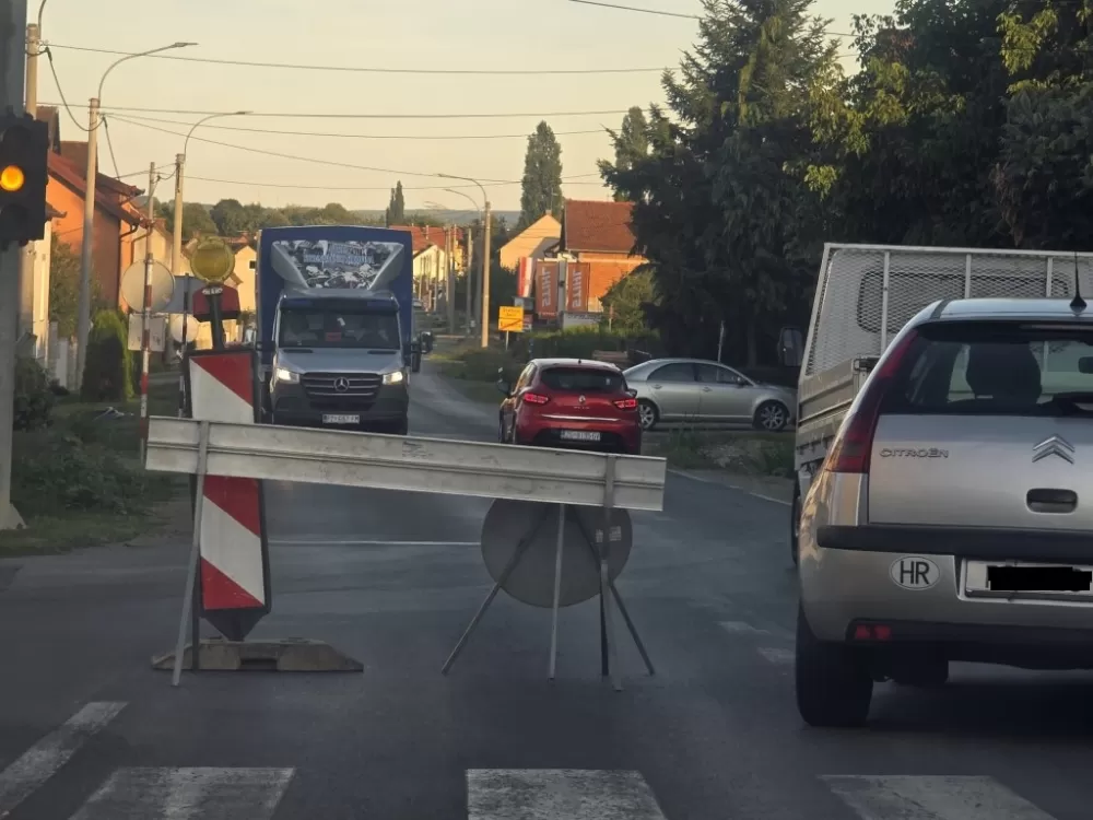 Totalna pomutnja na zatvorenoj prometnici između Kuzmice i Dervišage!