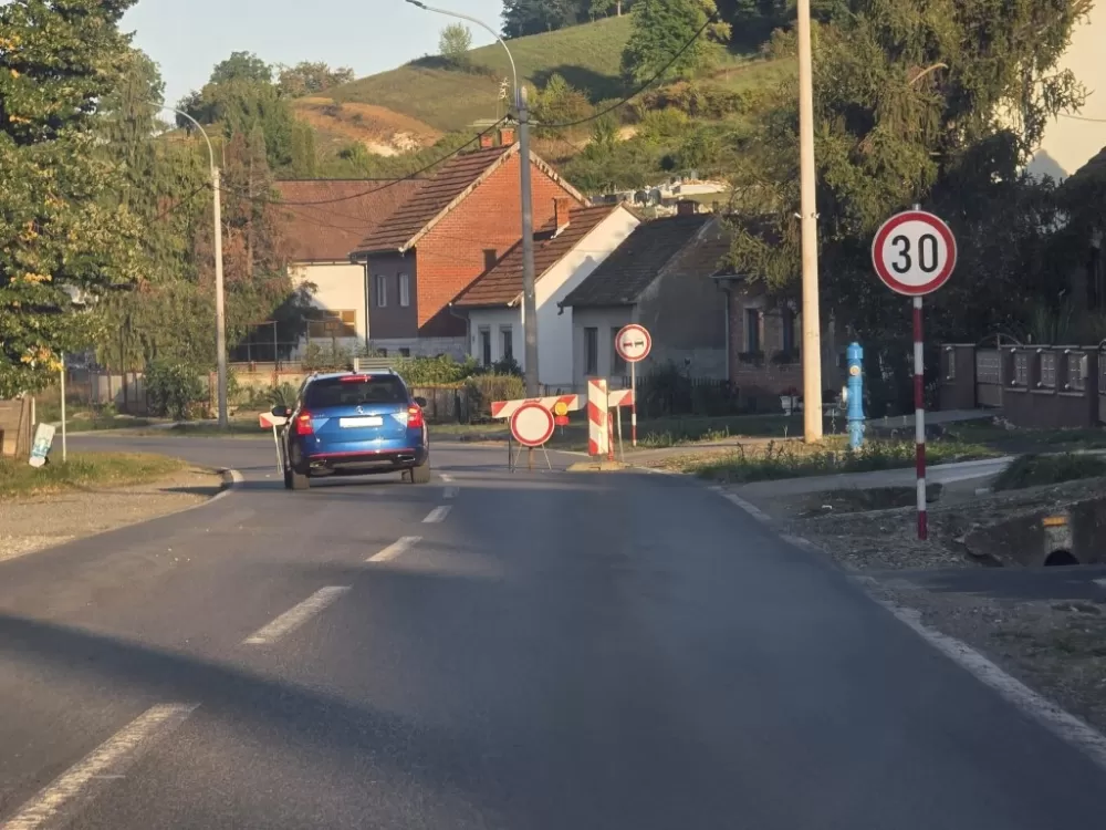 Totalna pomutnja na zatvorenoj prometnici između Kuzmice i Dervišage!