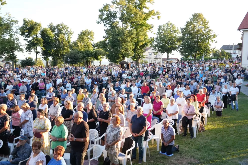 Požega.eu | /FOTOGALERIJA/ Treća večer devetnica u Pleternici