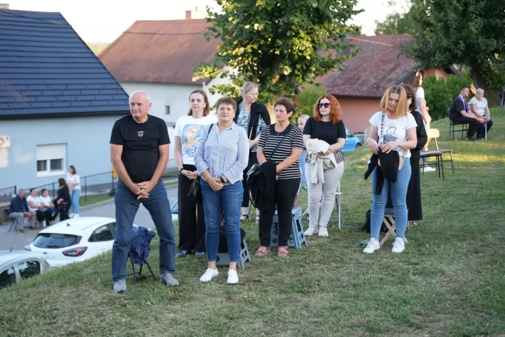 /FOTOGALERIJA/ Treća večer devetnica u Pleternici