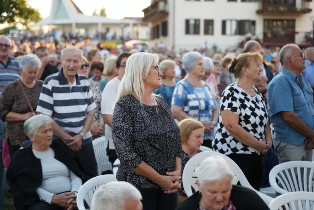 /FOTOGALERIJA/ Treća večer devetnica u Pleternici
