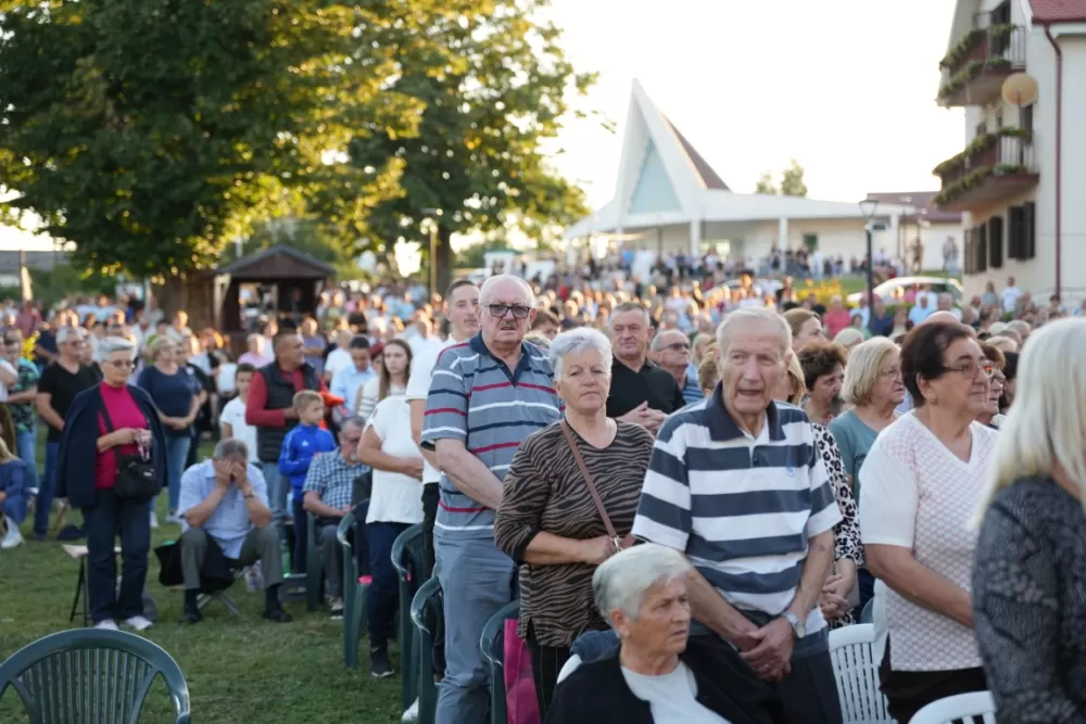 /FOTOGALERIJA/ Treća večer devetnica u Pleternici