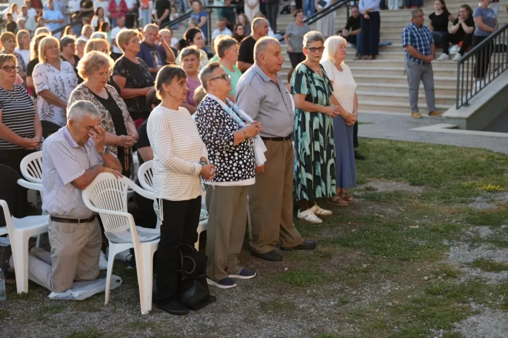 /FOTOGALERIJA/ Treća večer devetnica u Pleternici