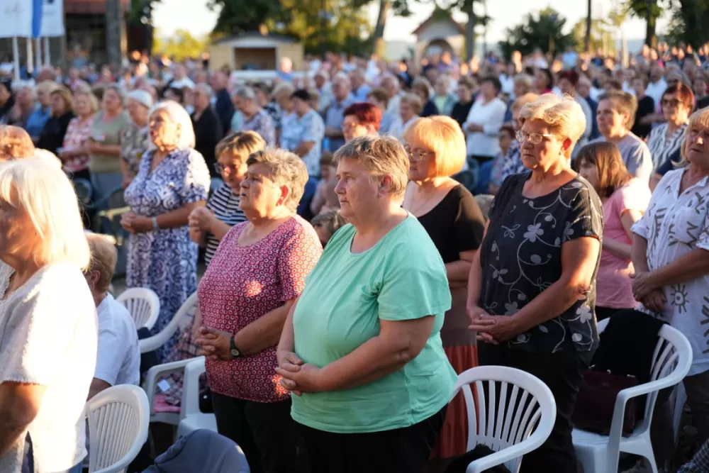 /FOTOGALERIJA/ Treća večer devetnica u Pleternici