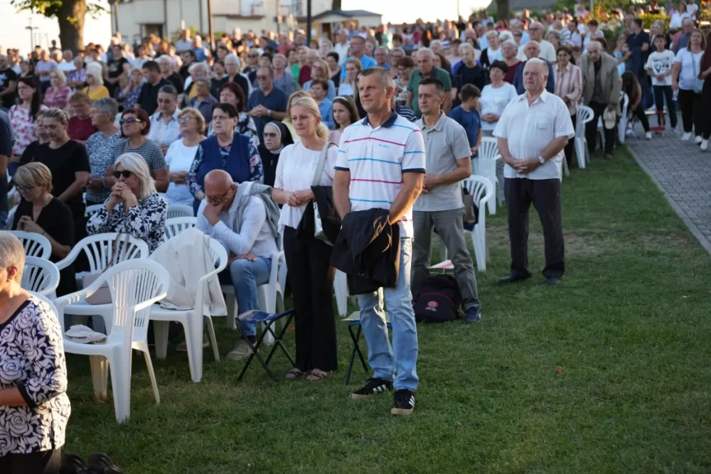 /FOTOGALERIJA/ Treća večer devetnica u Pleternici