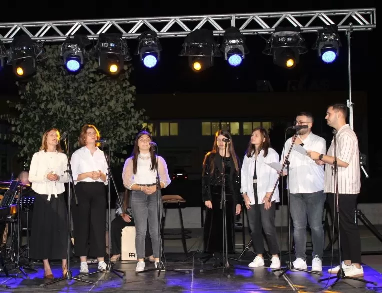 Požega.eu | Na Trgu bećarca poslije svete mise održan koncert duhovne glazbe 