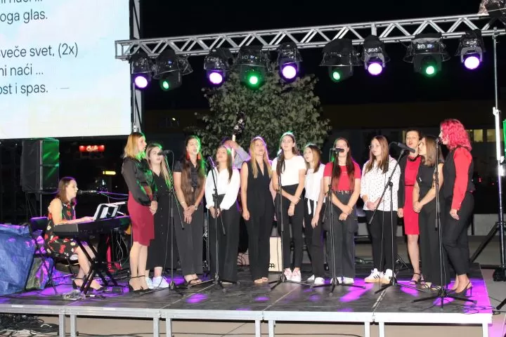 Na Trgu bećarca poslije svete mise održan koncert duhovne glazbe 