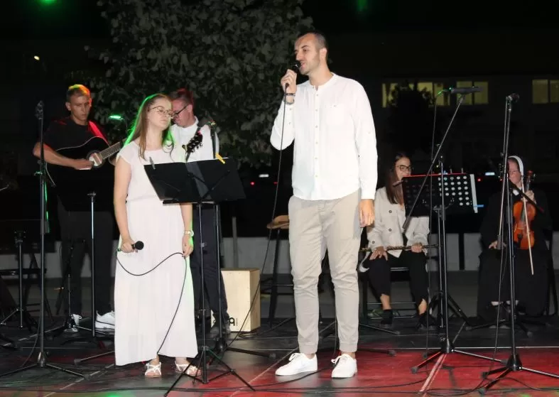 Na Trgu bećarca poslije svete mise održan koncert duhovne glazbe 