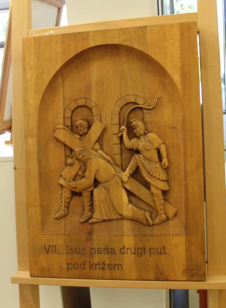 U pleterničkoj Knjižnici postavljena izložba posvećena Devetnici Gospe od Suza