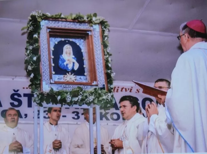 U pleterničkoj Knjižnici postavljena izložba posvećena Devetnici Gospe od Suza