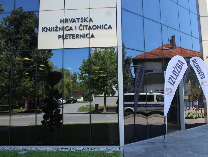 U pleterničkoj Knjižnici postavljena izložba posvećena Devetnici Gospe od Suza
