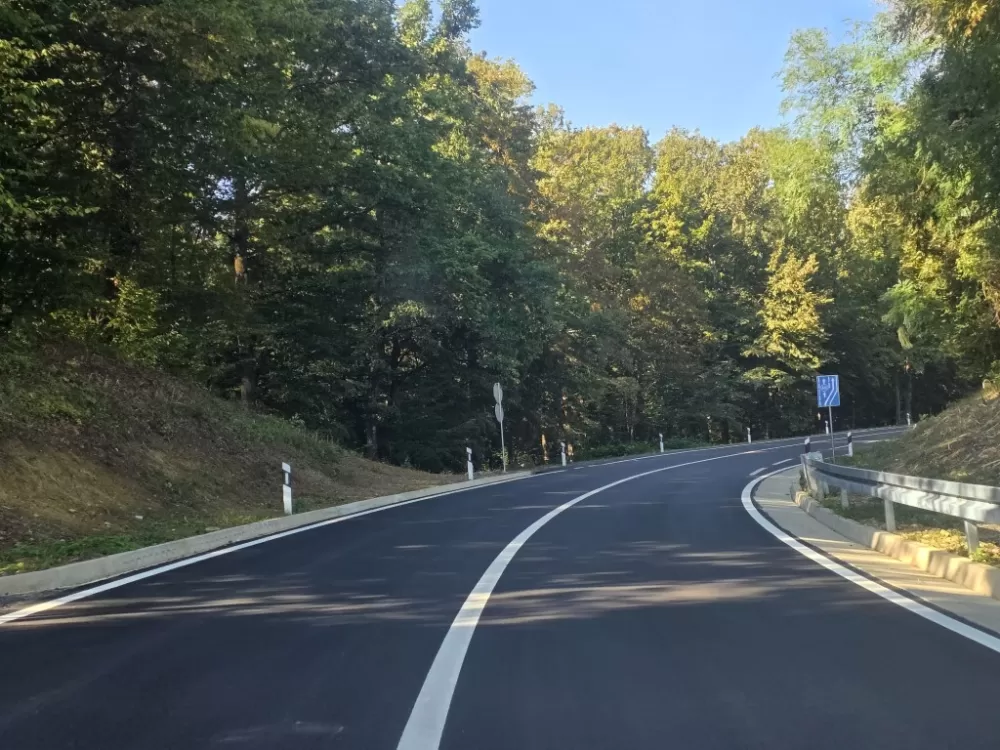/FOTOGALERIJA/ Nećete prepoznati prometnicu prema autoputu koja se uskoro otvara: Gotovi su radovi na rekonstrukciji ceste Baćindol - Rešetari! 
