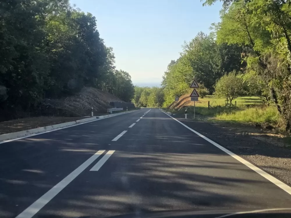 /FOTOGALERIJA/ Nećete prepoznati prometnicu prema autoputu koja se uskoro otvara: Gotovi su radovi na rekonstrukciji ceste Baćindol - Rešetari! 