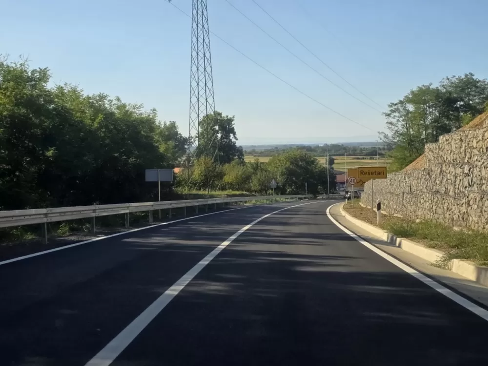 /FOTOGALERIJA/ Nećete prepoznati prometnicu prema autoputu koja se uskoro otvara: Gotovi su radovi na rekonstrukciji ceste Baćindol - Rešetari! 