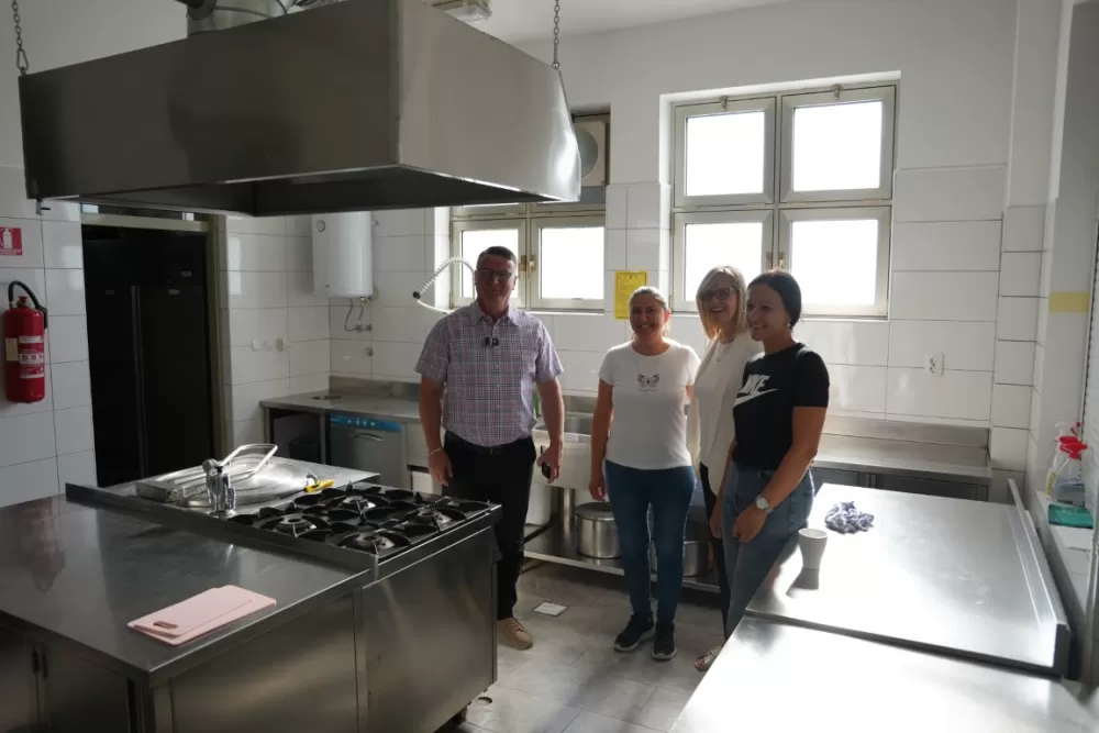 BRODSKO-POSAVSKA ŽUPANIJA NASTAVLJA S ENERGETSKOM OBNOVOM ŠKOLA