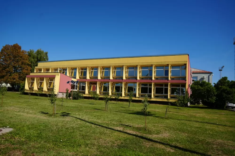 BRODSKO-POSAVSKA ŽUPANIJA NASTAVLJA S ENERGETSKOM OBNOVOM ŠKOLA