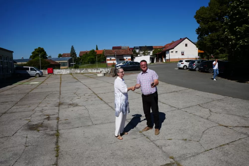 BRODSKO-POSAVSKA ŽUPANIJA NASTAVLJA S ENERGETSKOM OBNOVOM ŠKOLA