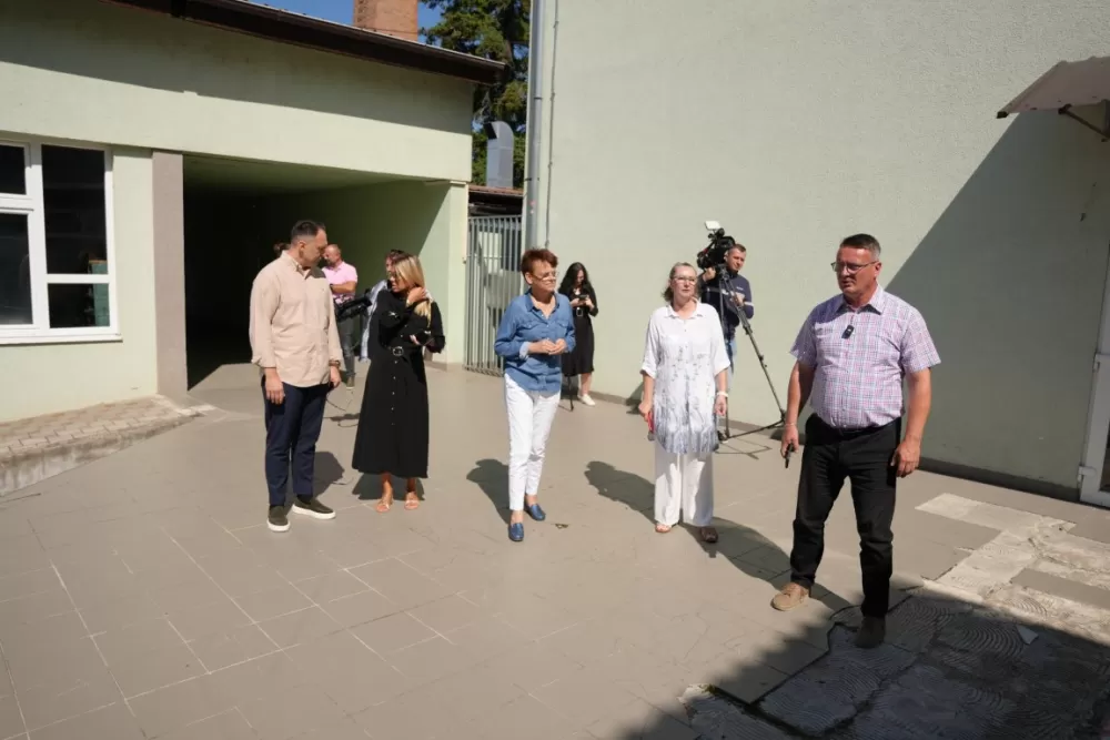 BRODSKO-POSAVSKA ŽUPANIJA NASTAVLJA S ENERGETSKOM OBNOVOM ŠKOLA