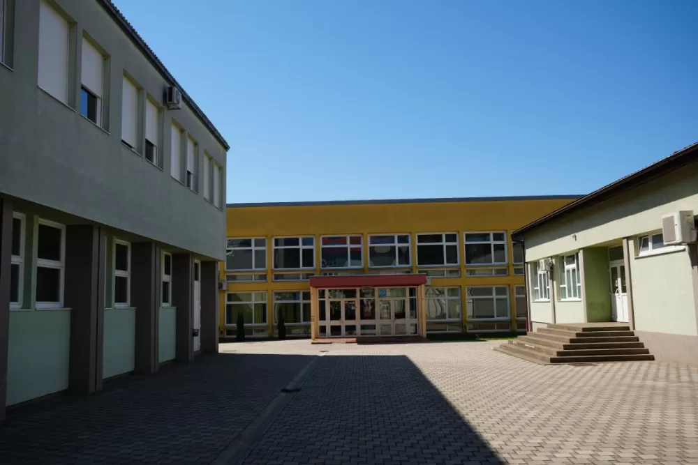 BRODSKO-POSAVSKA ŽUPANIJA NASTAVLJA S ENERGETSKOM OBNOVOM ŠKOLA