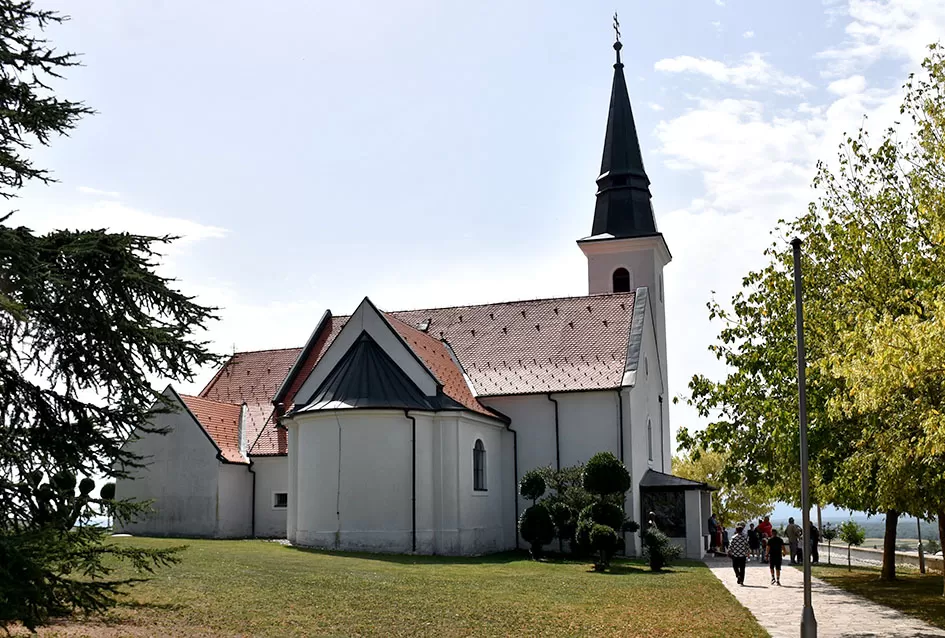 Po staroj tradiciji u Župi Stražeman proslavljen ʼkokošjiʼ kirvaj