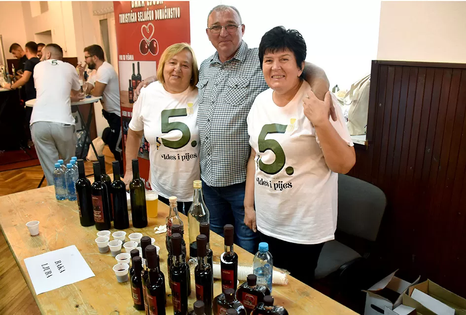 (FOTOGALERIJA) ”Ideš i piješ” umjesto u vinogorju održana u Vatrogasnom domu