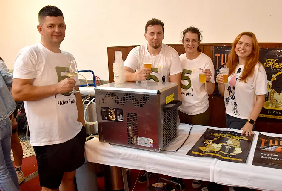 (FOTOGALERIJA) ”Ideš i piješ” umjesto u vinogorju održana u Vatrogasnom domu