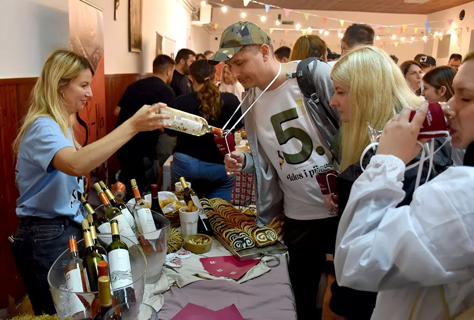 (FOTOGALERIJA) ”Ideš i piješ” umjesto u vinogorju održana u Vatrogasnom domu