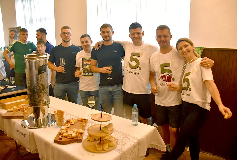 (FOTOGALERIJA) ”Ideš i piješ” umjesto u vinogorju održana u Vatrogasnom domu